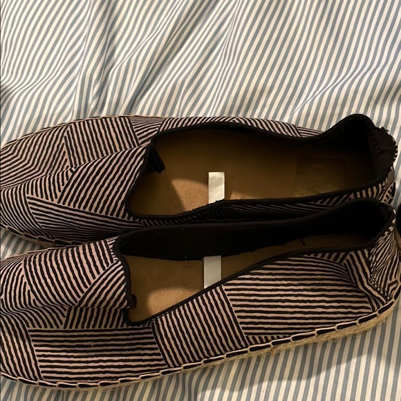 3 pairs of size 9 Women's Black and Tan shoes. You get all three! - Picture 5 of 9